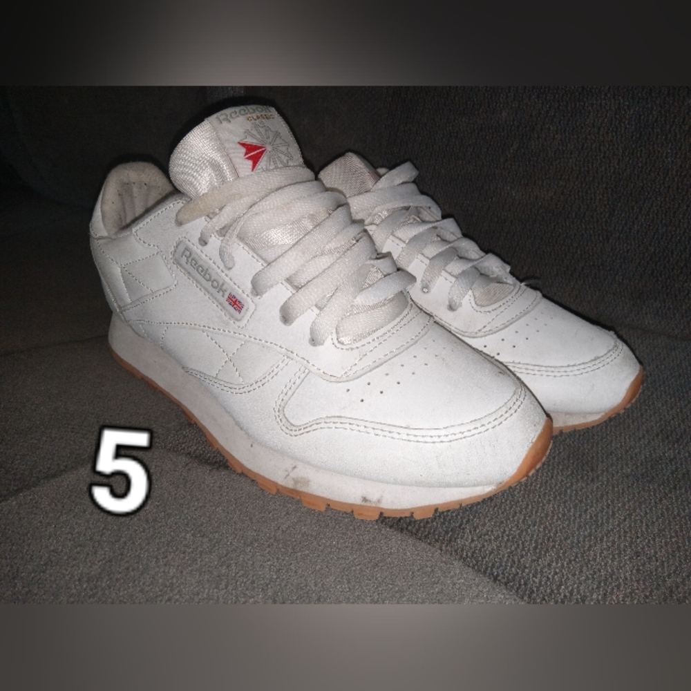 Reebok Sneakers